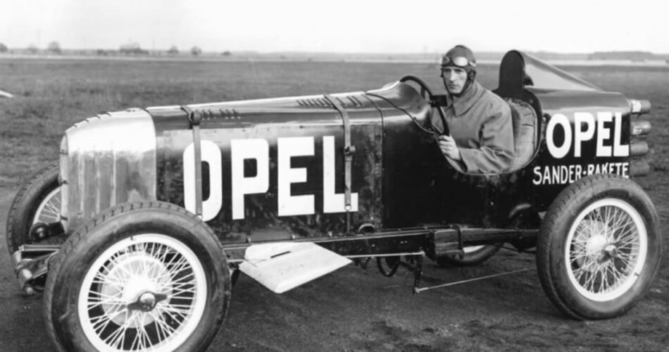 Opel con cohetes de propulsión