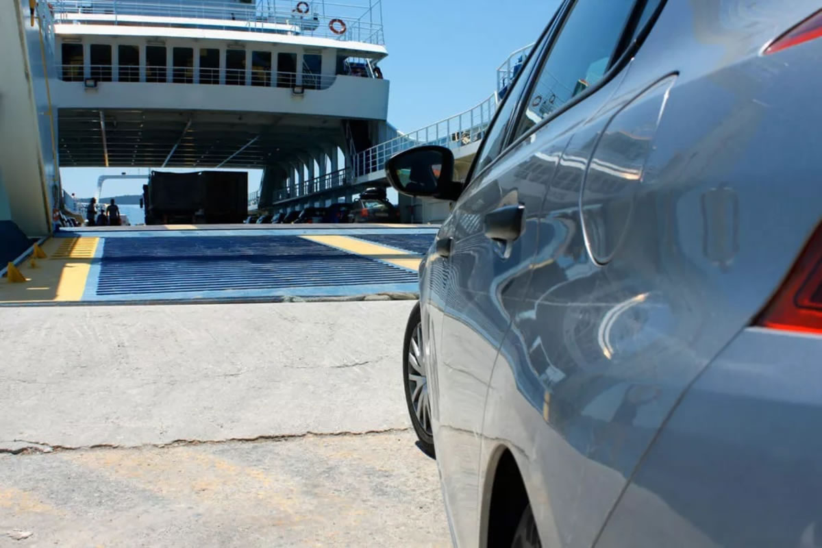 Traer coche de Canarias a Península